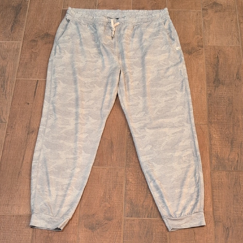 EUC Vuori Performance Jogger Gray Silver Camo Size XXL DreamKnit™